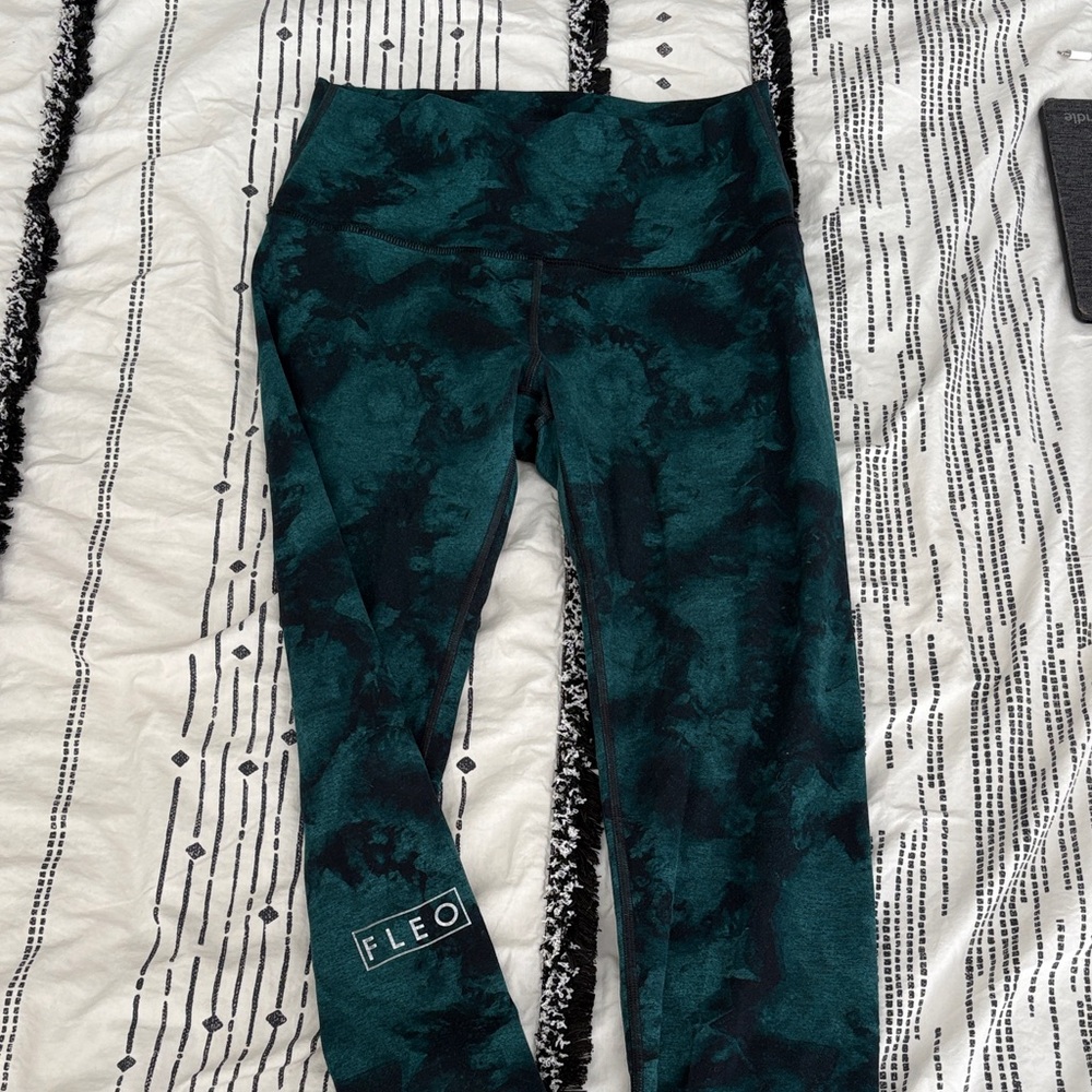 Fleo Dark Teal Patterned Leggings